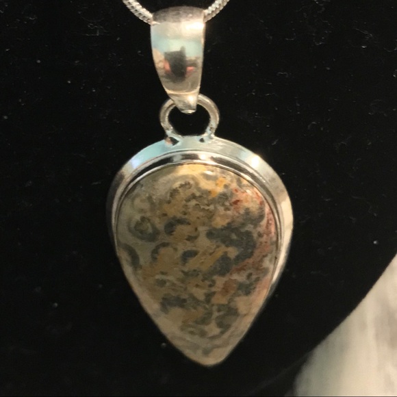 Beautiful pendent❤️ - Picture 4 of 4